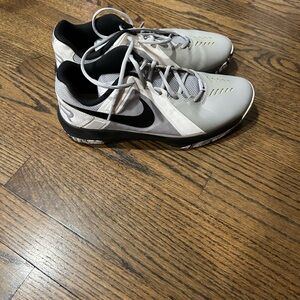 Men’s Size 10 basketball shoes